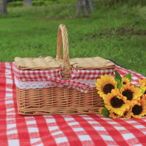 Lined Picnic Basket with Lid — Small